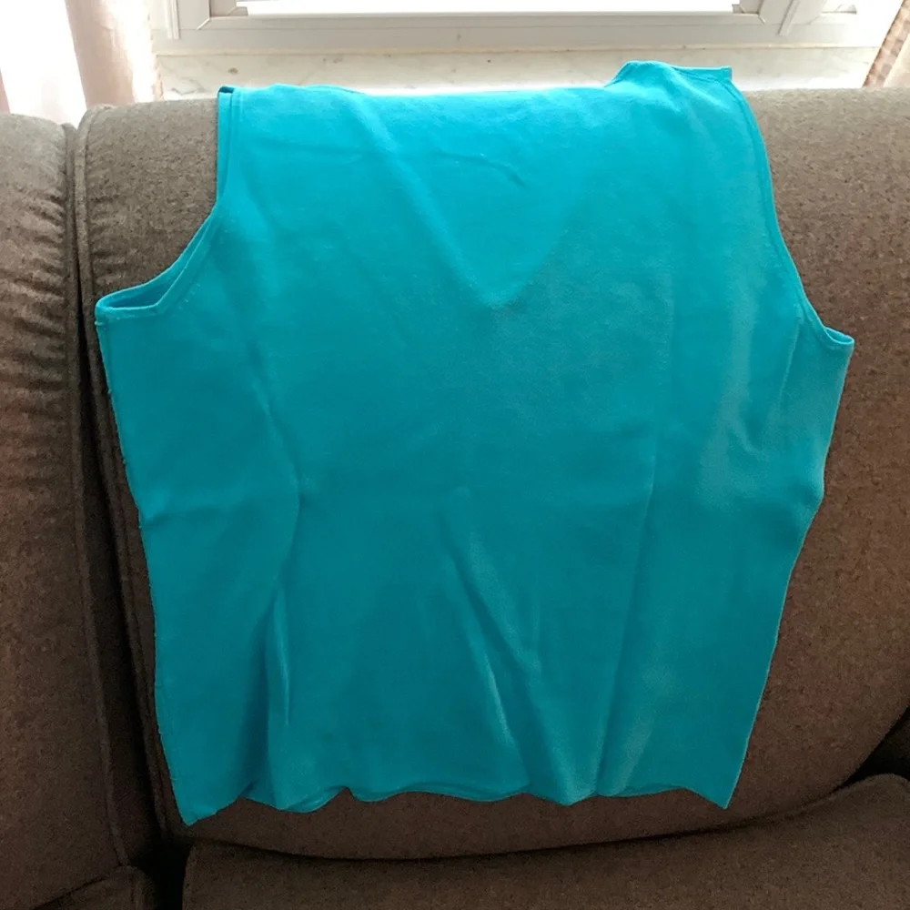 Macys turquoise V neck sleeveless tank sweater in good condition szM - Picture 5 of 5